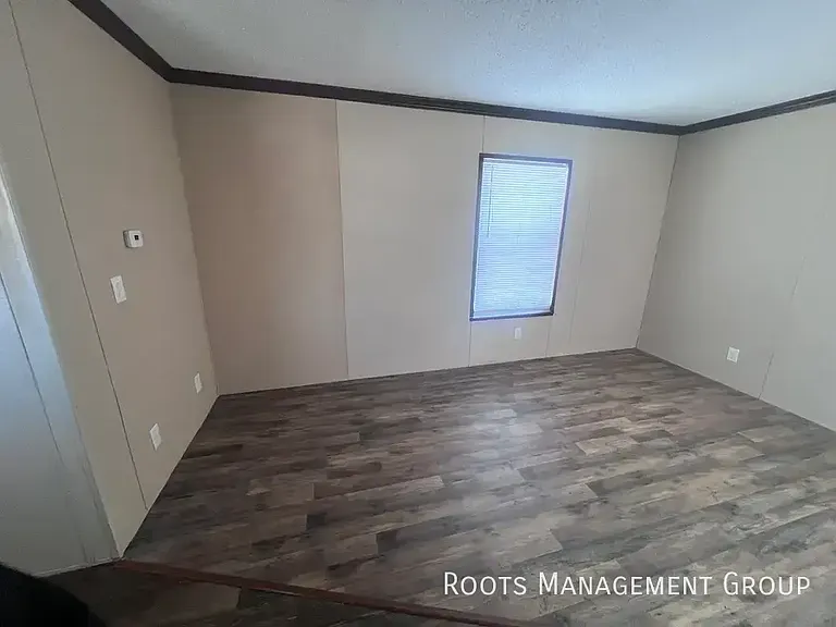 2433 S Riverside Dr #41 — Photo 3