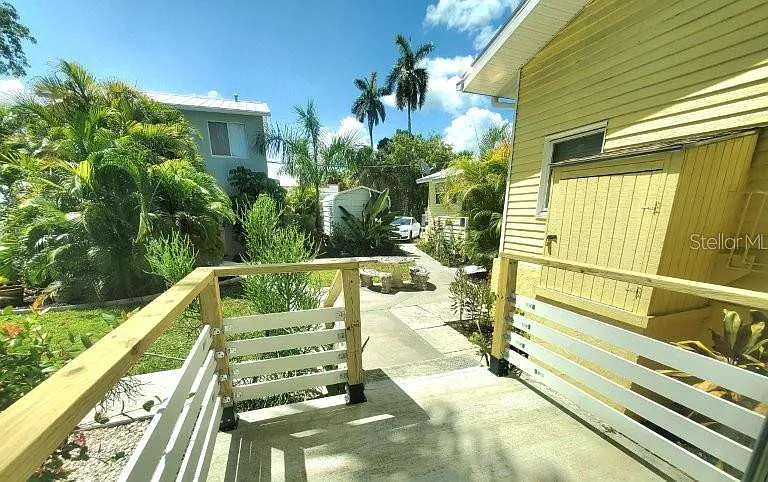 461 W Marion Ave #B — Photo 8