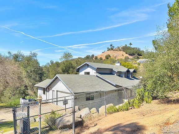 3rd image of 13720 Misty Oak Rd