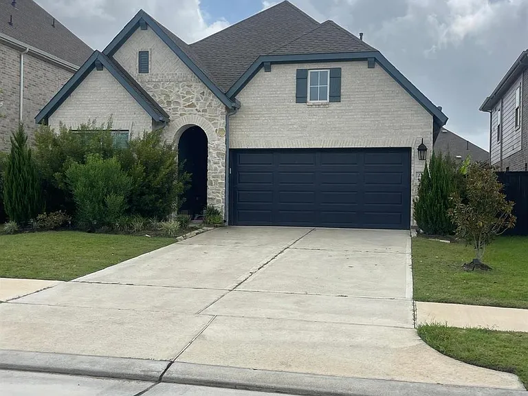 234 Amaranth Way — Photo 2