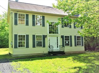 3166 Hamlet Dr, Tobyhanna, PA 18466