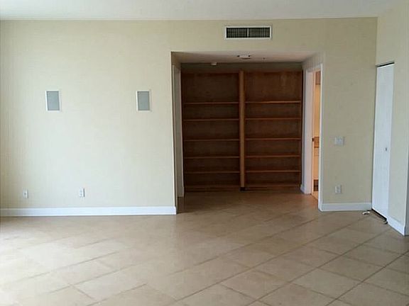 4th image of 7929 West Dr APT 402