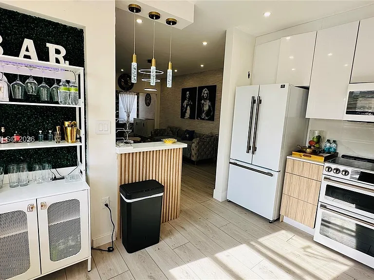 1668 SW 20th St #2 — Photo 51