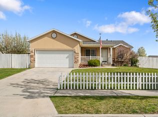 2899 E Canyon Crest Dr, Spanish Fork, UT 84660