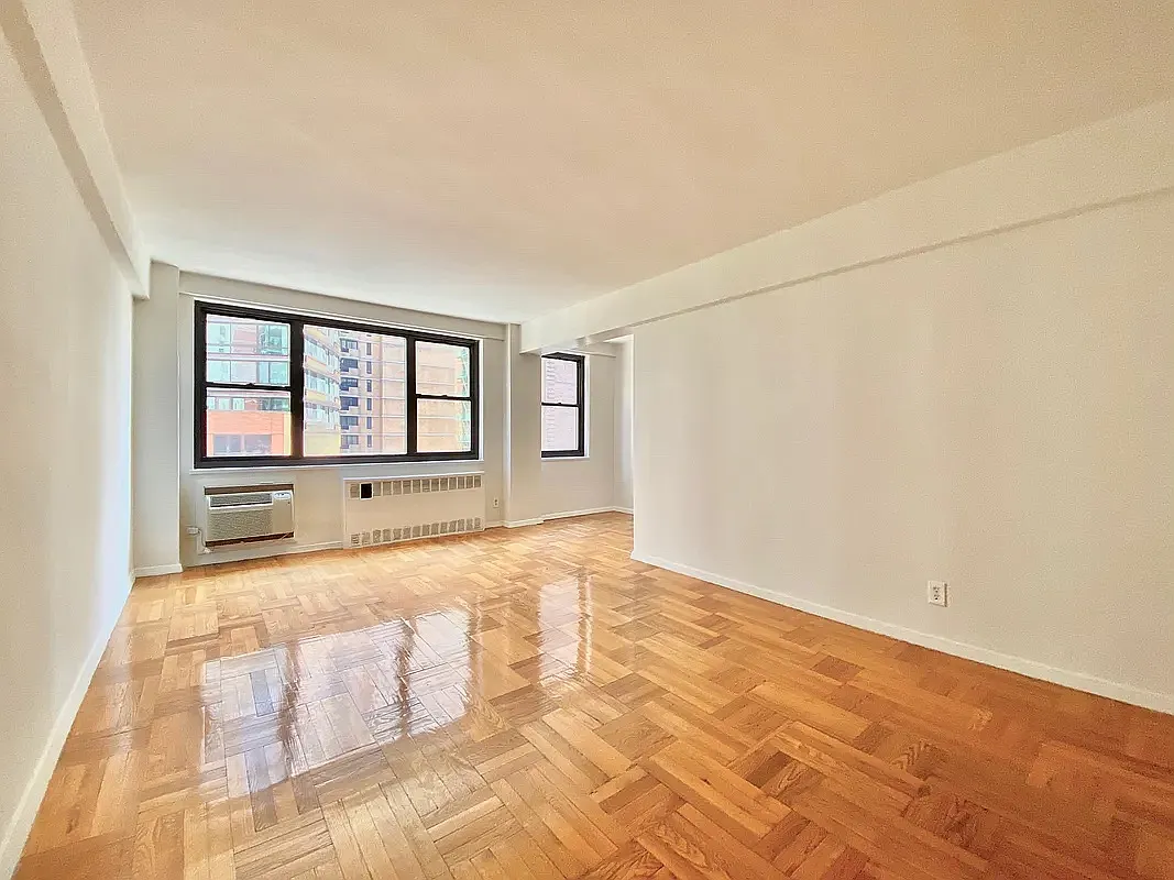 250 East 39th Street — Photo 3