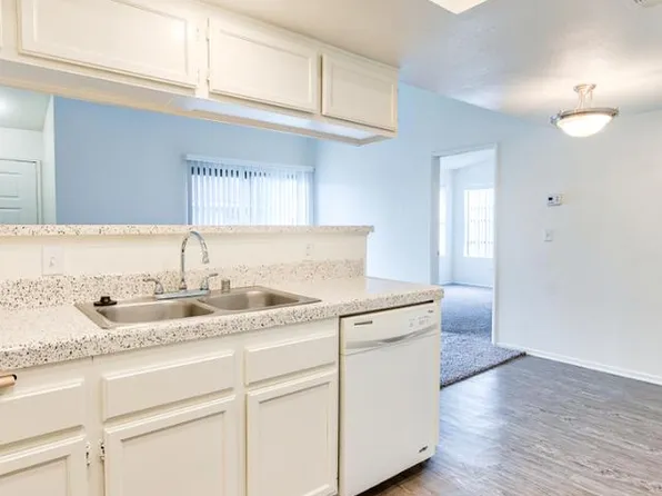 La Sierra Apartments
