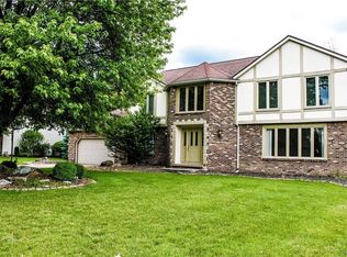 47 Wynngate Ln, Williamsville, NY 14221
