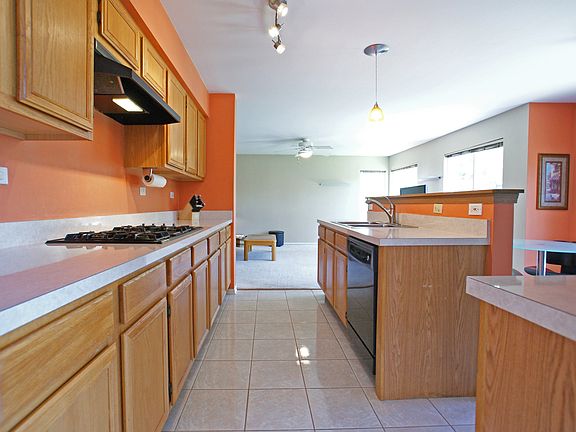 2nd image of 1665 Vineyard Dr