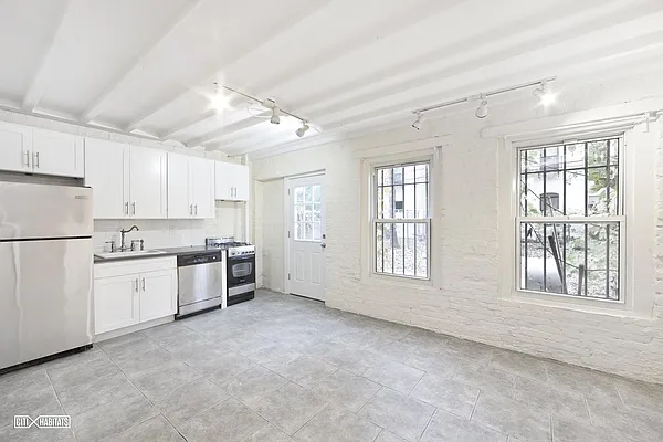 Rented by Citi Habitats | media 11