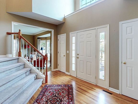 3rd image of 7782 Sunstone Dr