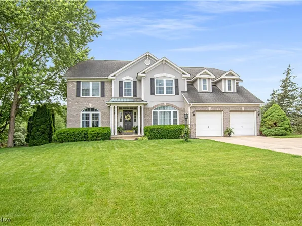 620 Waverly Cir, Akron, OH 44321