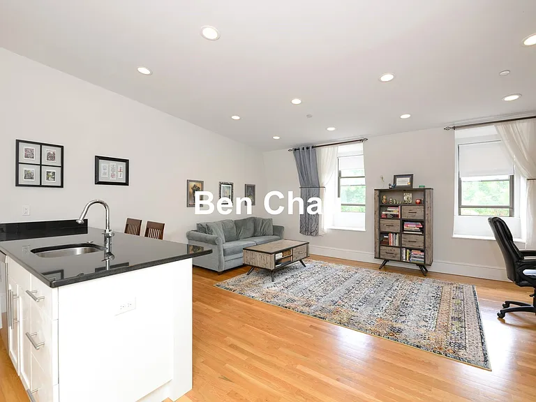 87 3rd St #1-B — Photo 2