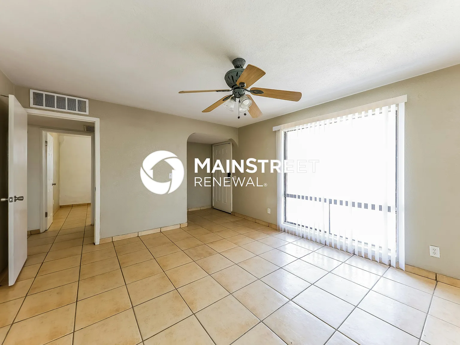 2753 W Lawrence Ln — Photo 3