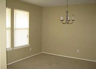 4 bed, 2.5 bath, 1944 sqft, $1,750 — Photo 3