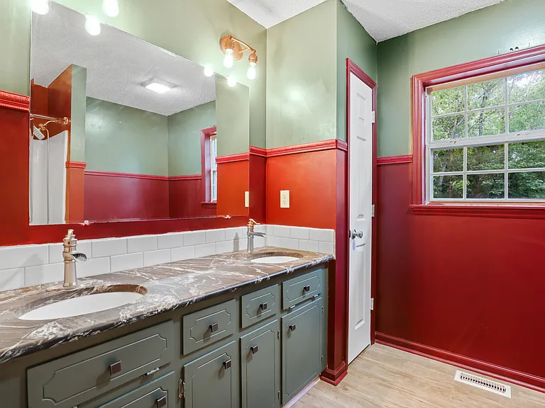 598 Slick Rock Rd — Photo 18