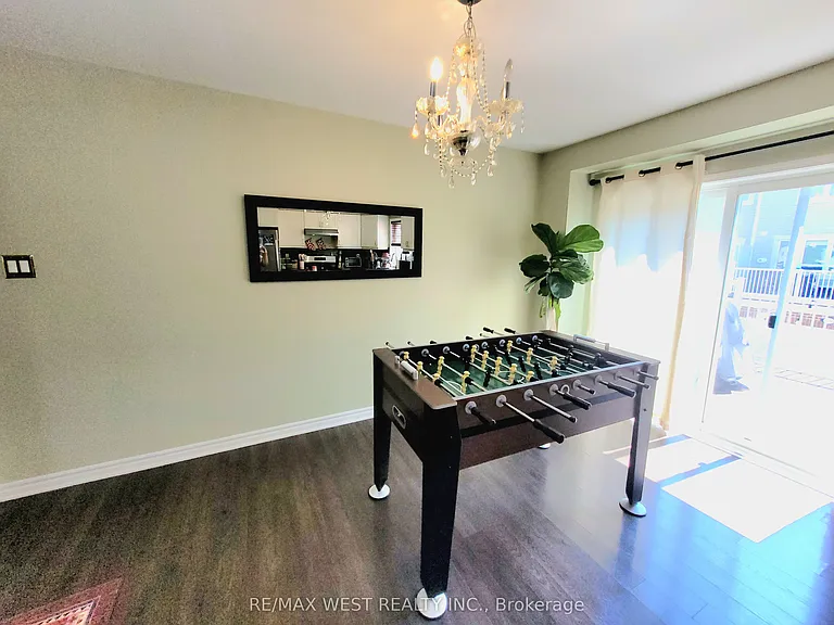 21 Billiter Rd W — Photo 10