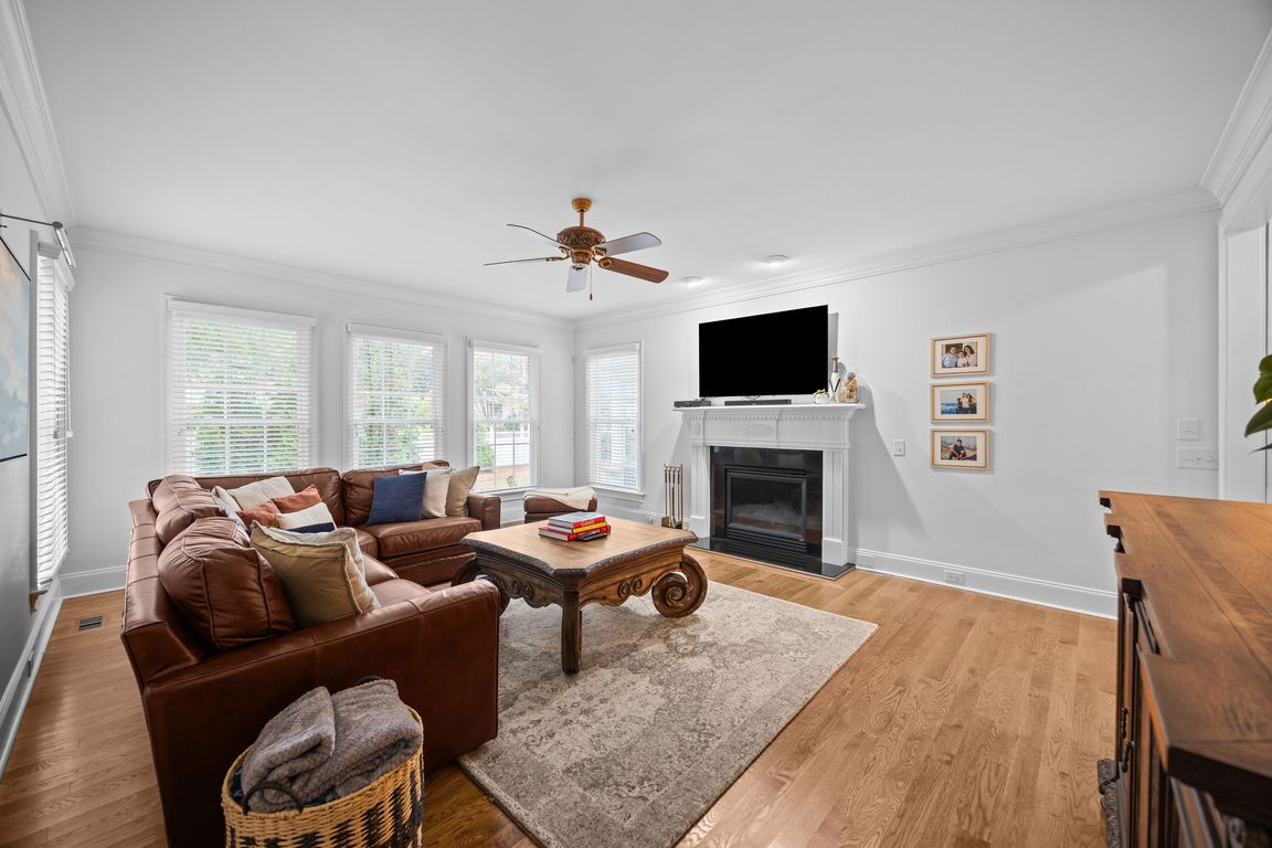 next background image