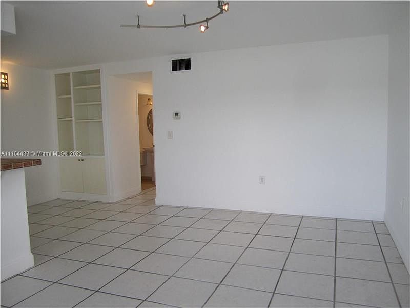 1st image of 1545 Euclid Ave APT 6J