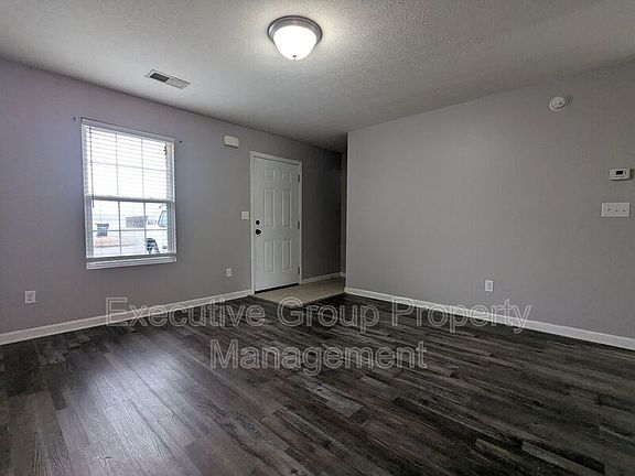 3rd image of 445-2 W Vine St