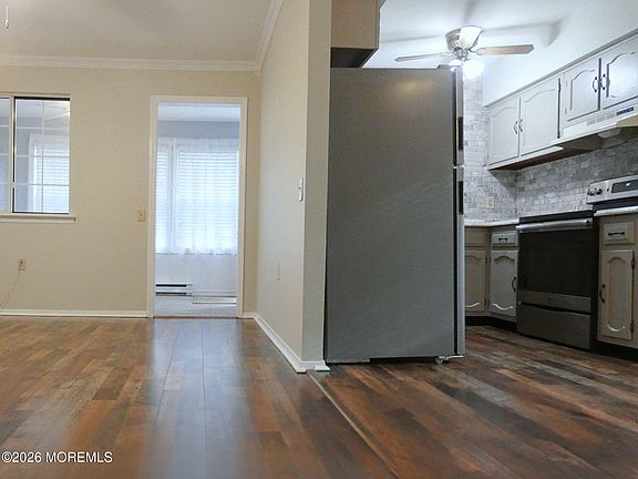 4th image of 33 Medford Road #A