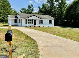 1021 Friendship Rd, Hartwell, GA 30643