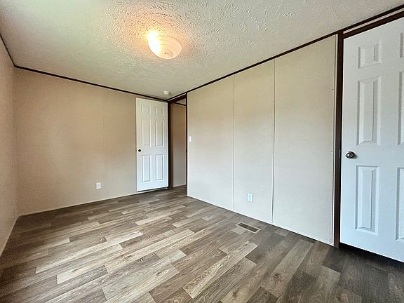 5th image of 14482 Corona St