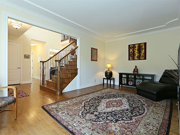 4th image of 22W534 Emerson Ave