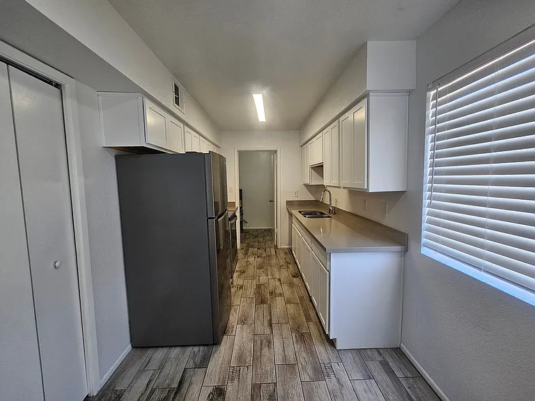 115 W. Inglewood — Photo 11