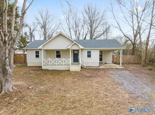 5581 Georgia Mountain Rd, Guntersville, AL 35976