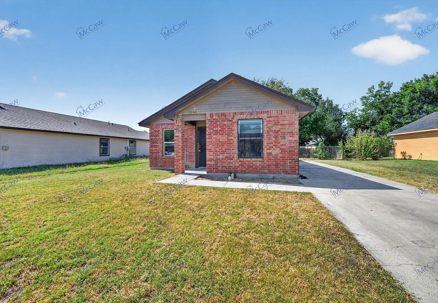 4 bed, 2.0 bath, 1250 sqft, $2,050 — Photo 2
