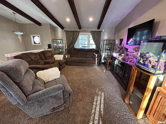 2nd image of 107 Park Lane Cir