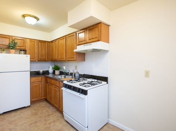 Cambridge Manor | 539 N Broad St, Elizabeth, NJ