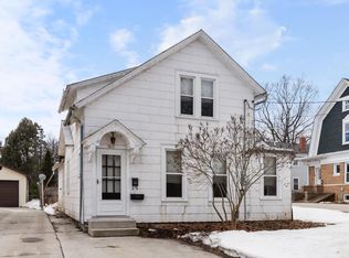 411 Park St, Manitowoc, WI 54220