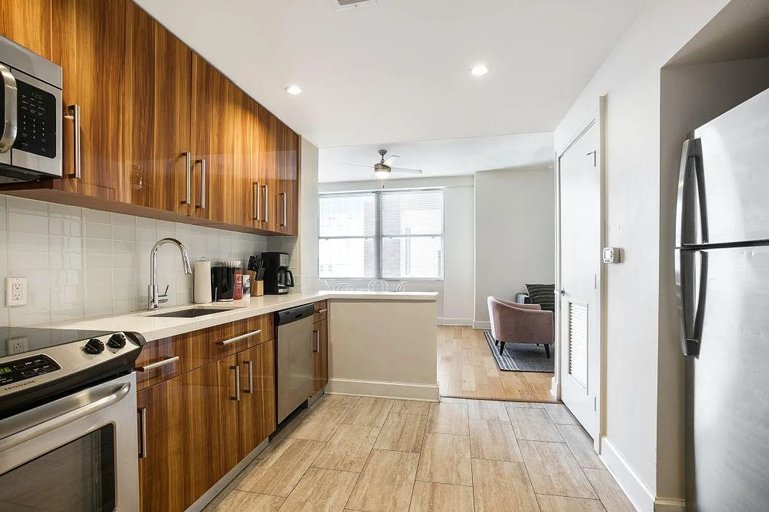 1 bed, 1.0 bath, 807 sqft, $2,475 — Photo 4