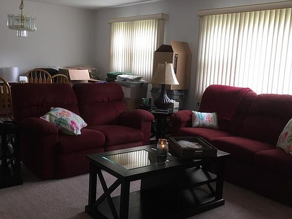 3rd image of 51 Harrington Dr S