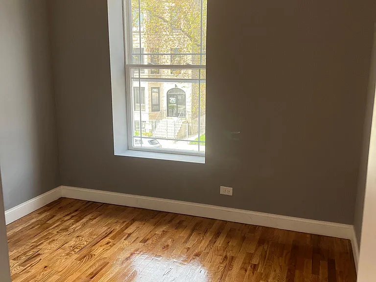 5433 S Union Ave #2F — Photo 8