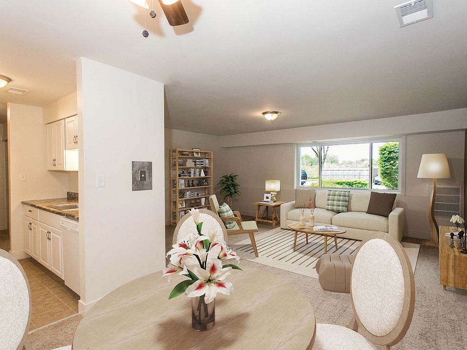 1st image of 400 N Lake Park Ave #T7s