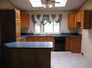 848 Mountview Rd, Lapeer, MI 48446