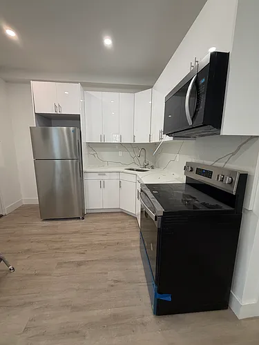 1311 Harrod Ave #2R Photo 1