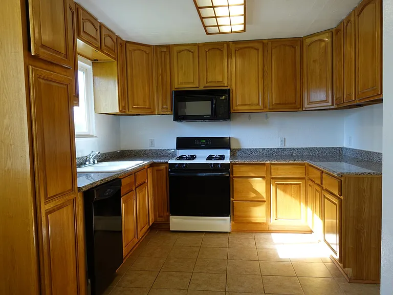 6712 Admiral Ave — Photo 17