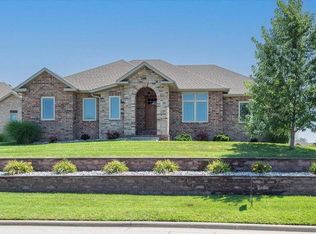 1952 N Citation Ave, Springfield, MO 65802