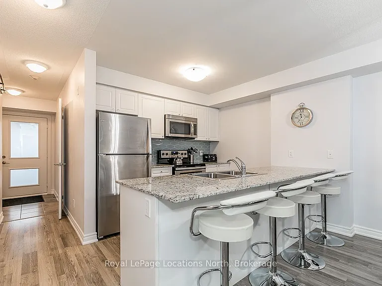 4 Anchorage Cres #205 — Photo 13