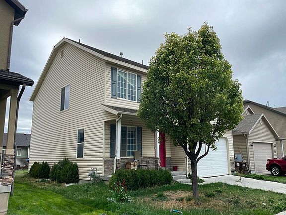 3rd image of 2408 E Summit Way
