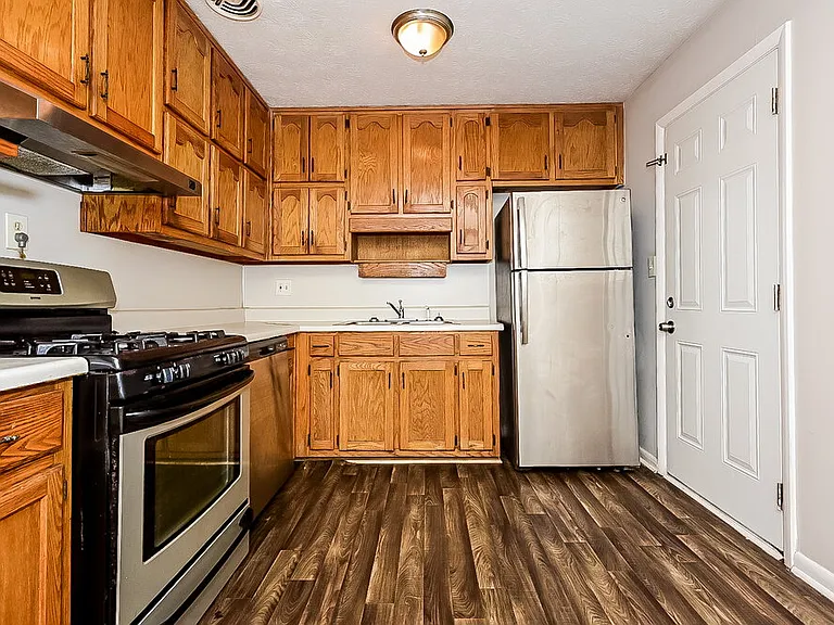 1303 Todiway Ct — Photo 6