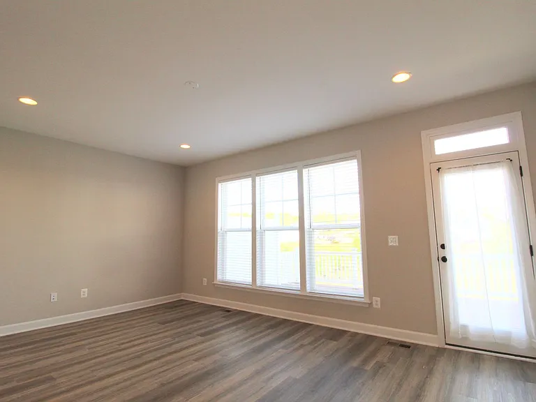 3424 Monterey Dr — Photo 9