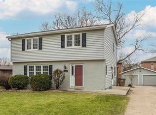 1920 NW 82nd St, Clive, IA 50325