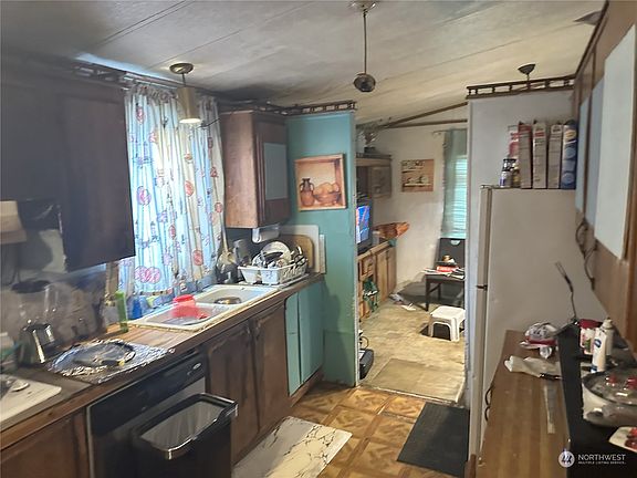 3rd image of 7110 146th St #35