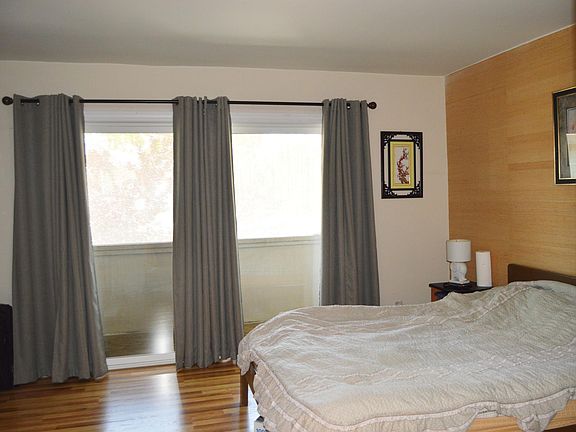 4th image of 10415 Mary Ave