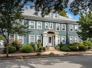 2 Holly St #3, Salem, MA 01970