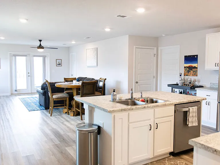 5438 Peach Dr — Photo 6